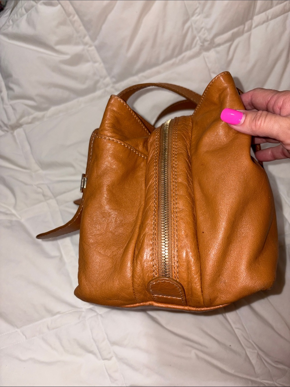 VINTAGE fendi Leather Shoulder Bag with Gold Logo Buckle - Picture 3 of 16